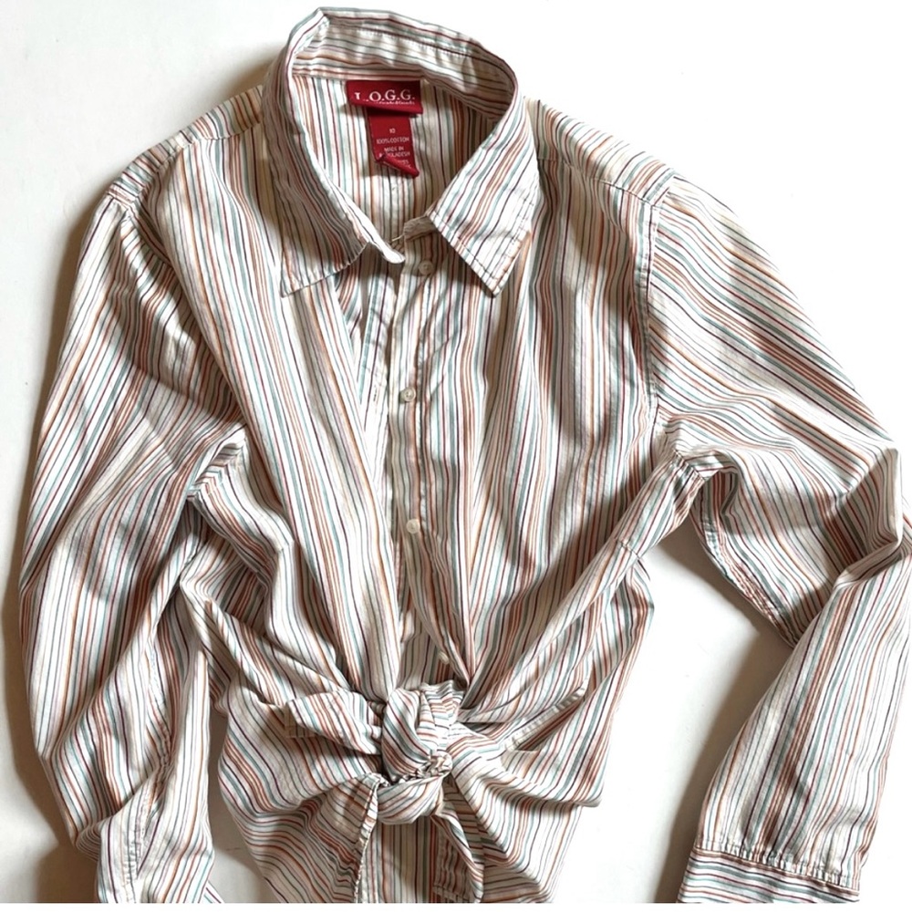 Vintage 🦚Button down striped women too Pretty shirt with colorful stripes